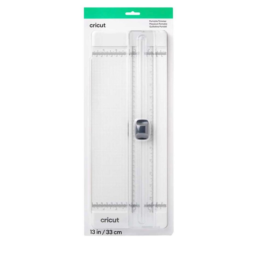 NWT Cricut portable trimmer. 13in/33cm